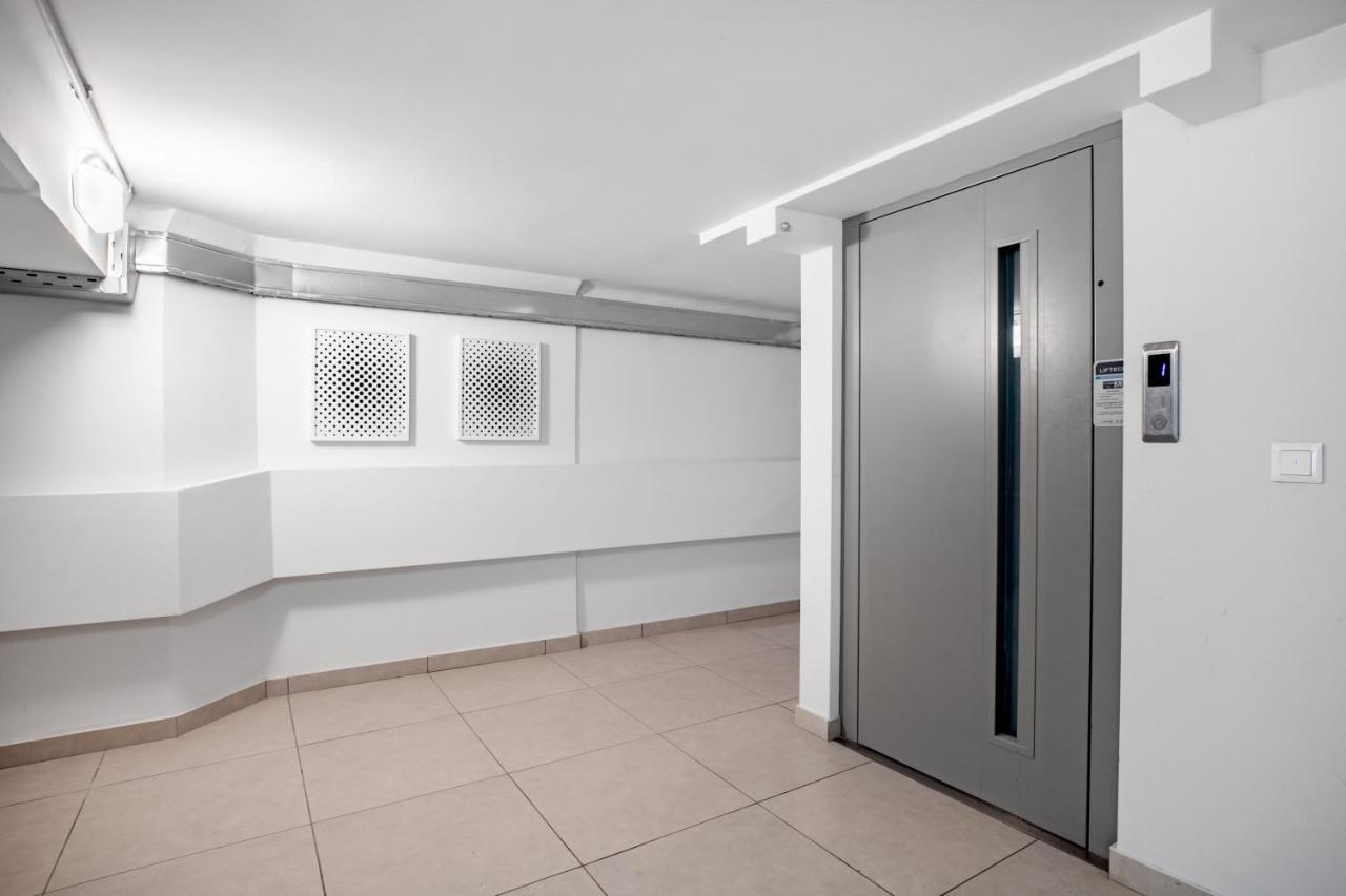 Supreme C2 Apartment In Syntagma Athena Bagian luar foto